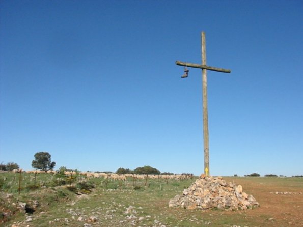 21 La croix aux chaussures au dôme de Matagrande (1050m)