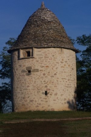 Pigeonnier sur le chemin de Faycelles