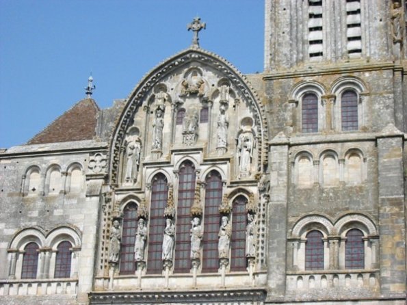 29 Basilique Sainte Madeleine de Vézelay
